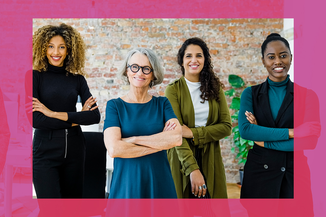 Mulheres de diferentes idades e cores de pele para representar a liderança feminina